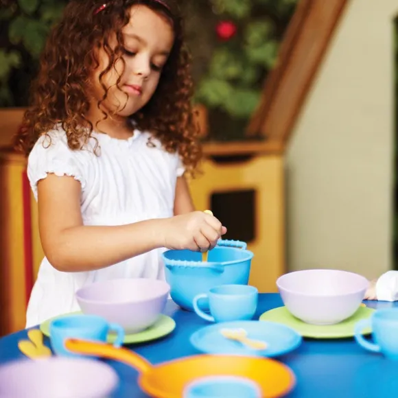 Cookware and Dining Set