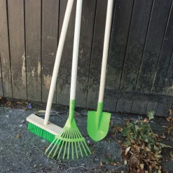 Long Handled Leaf Rake