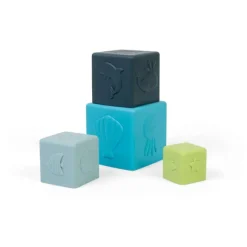 Stacking Cubes